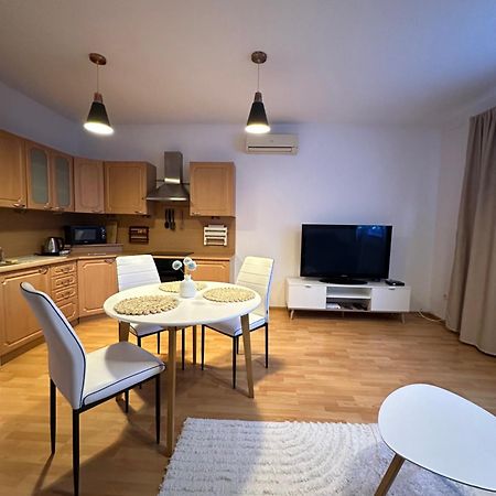 Modern & Cozy Apartment Near Hockey & Football Arena Братислава Екстер'єр фото