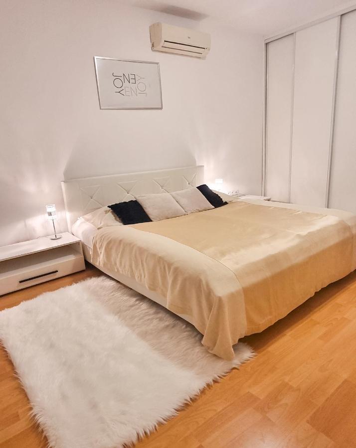 Modern & Cozy Apartment Near Hockey & Football Arena Братислава Екстер'єр фото